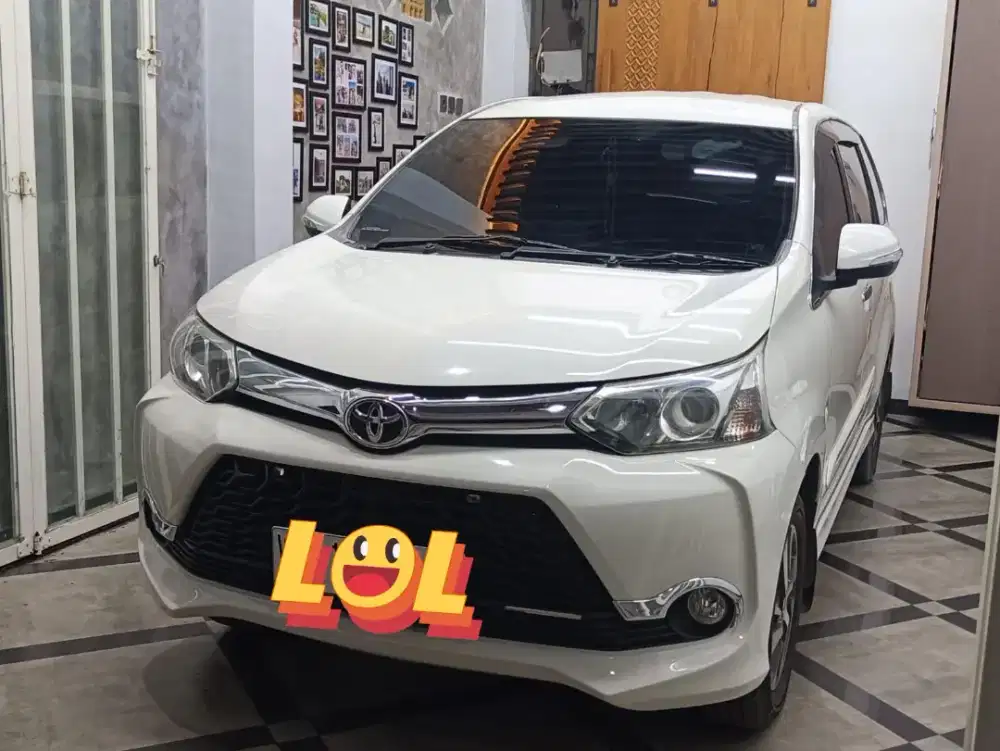 Dijual Toyota Avanza Veloz 1.5 AT tahun 2015 warna putih lokasi gresik