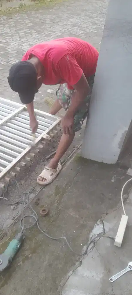 Tukang bangunan