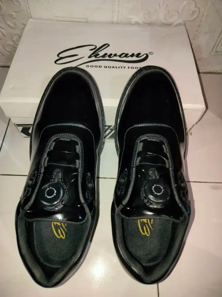 Sepatu PDH Tali Putar Size 42 Baru