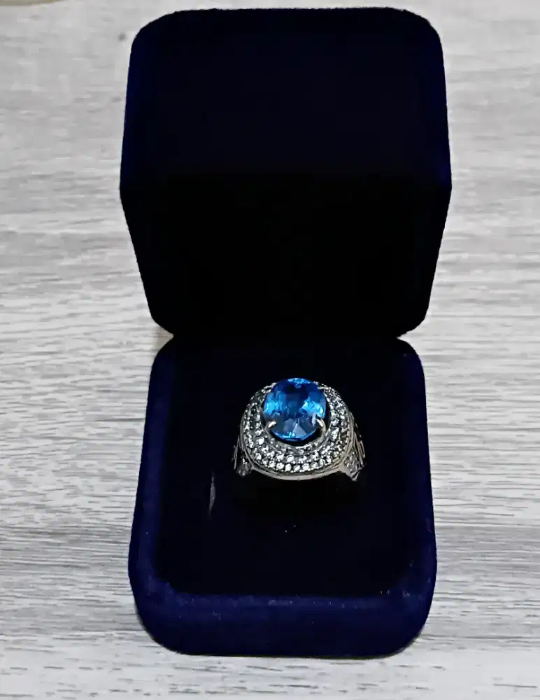Cincin Batu Swiss Blue Topaz.