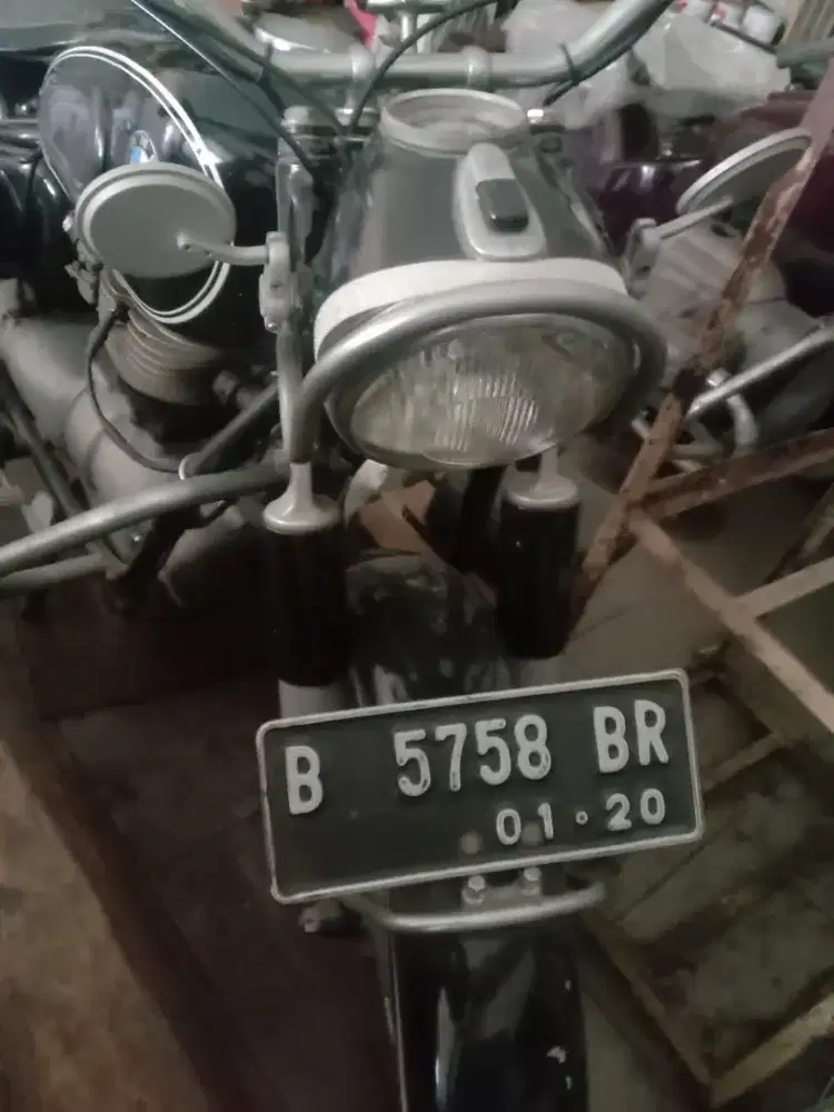 Di jual bmw r 27 th 66 simpanan 225jt