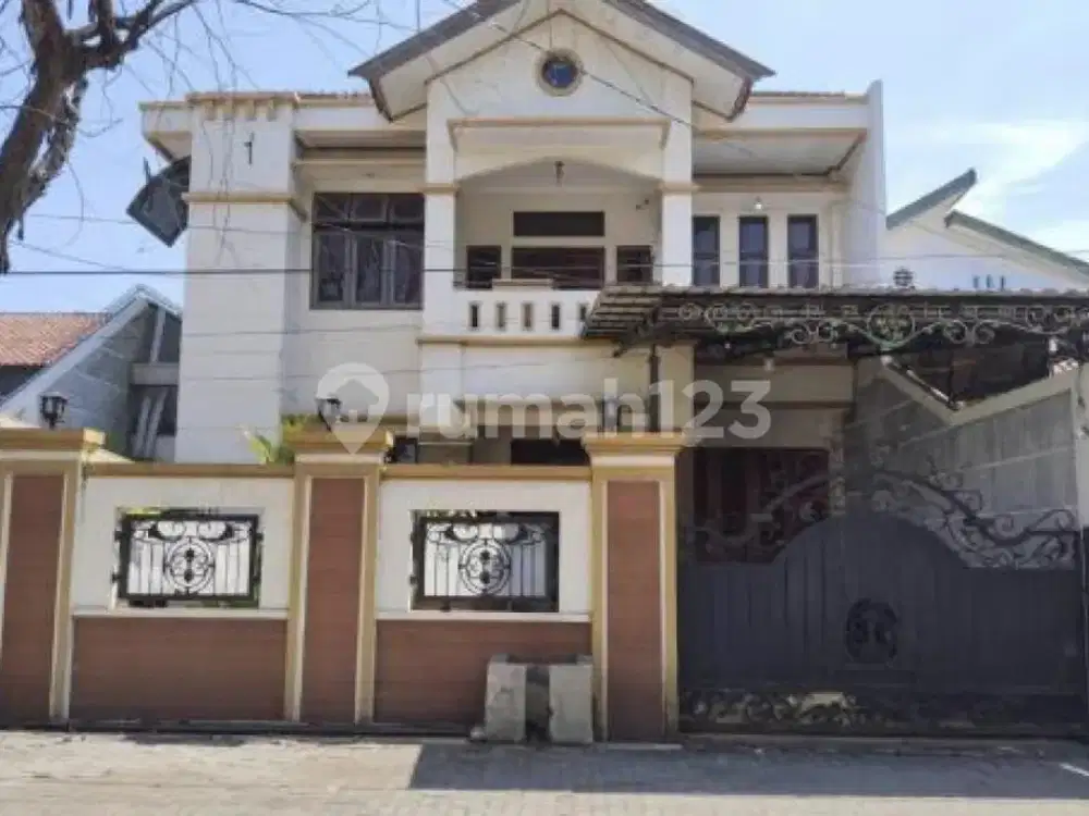 Rumah Dua Lantai Bagus Siap Huni di Semarang Timur A5929