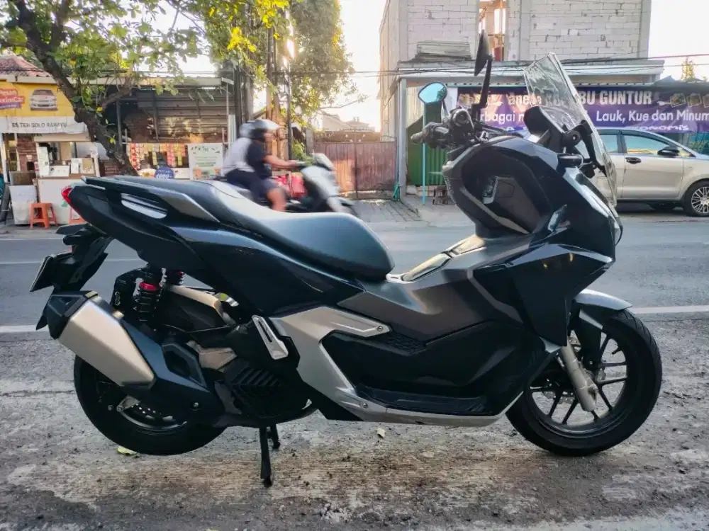 Adv 160 hitam Deva motor