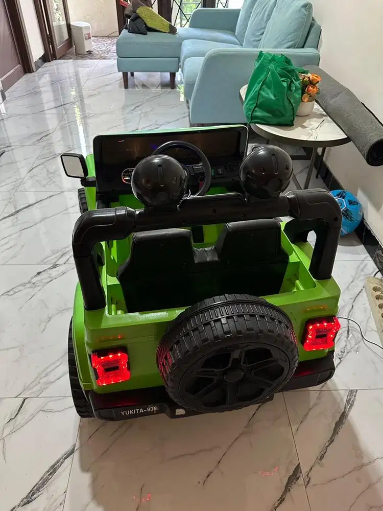 Dijual Cepat Mainan Mobil Aki Anak Jeep