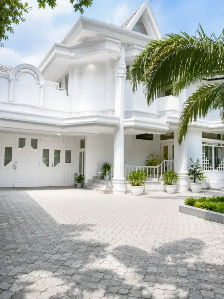 Dijual Cepat Rumah Mewah Luas di Moh.Toha Mainroad dekat ke pintu Tol