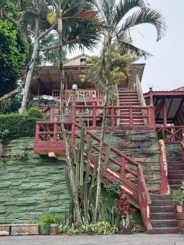 Villa 4 kamar, lokasi strategis..