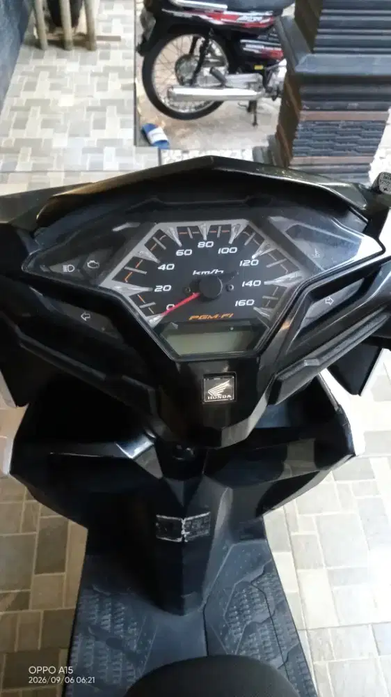Dijual Honda Vario 2017 led old