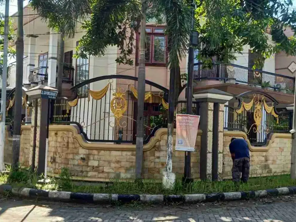 Dijual Rumah Mewah Hook Kondisi Bagus Gayungsari Surabaya Selatan