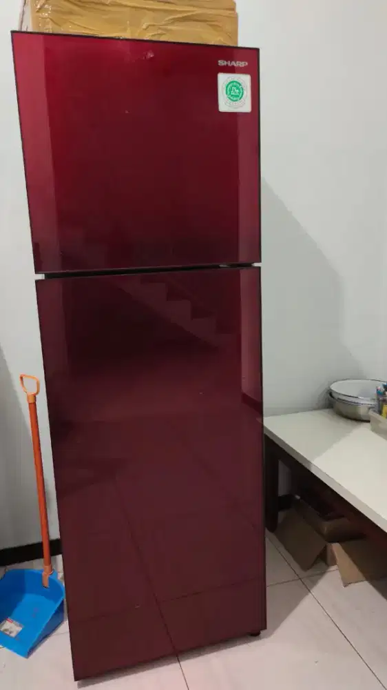 DIJUAL KULKAS 2 PINTU