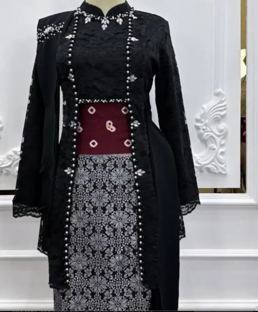Kebaya cantik-Baru dipakai 1x, Harga 200rb-an!
