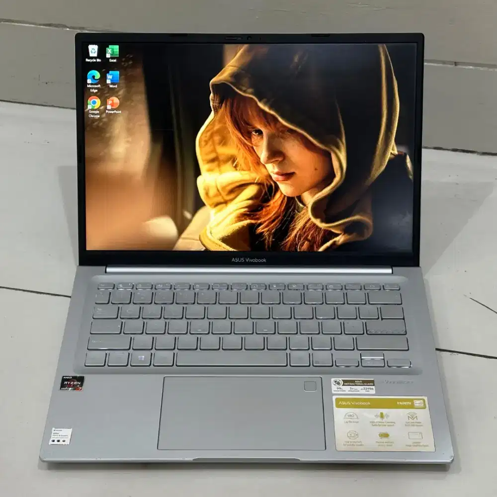 Asus vivobook M1403QA Ryzen 7- 5800HS RAM 16/ SSD 512 GB