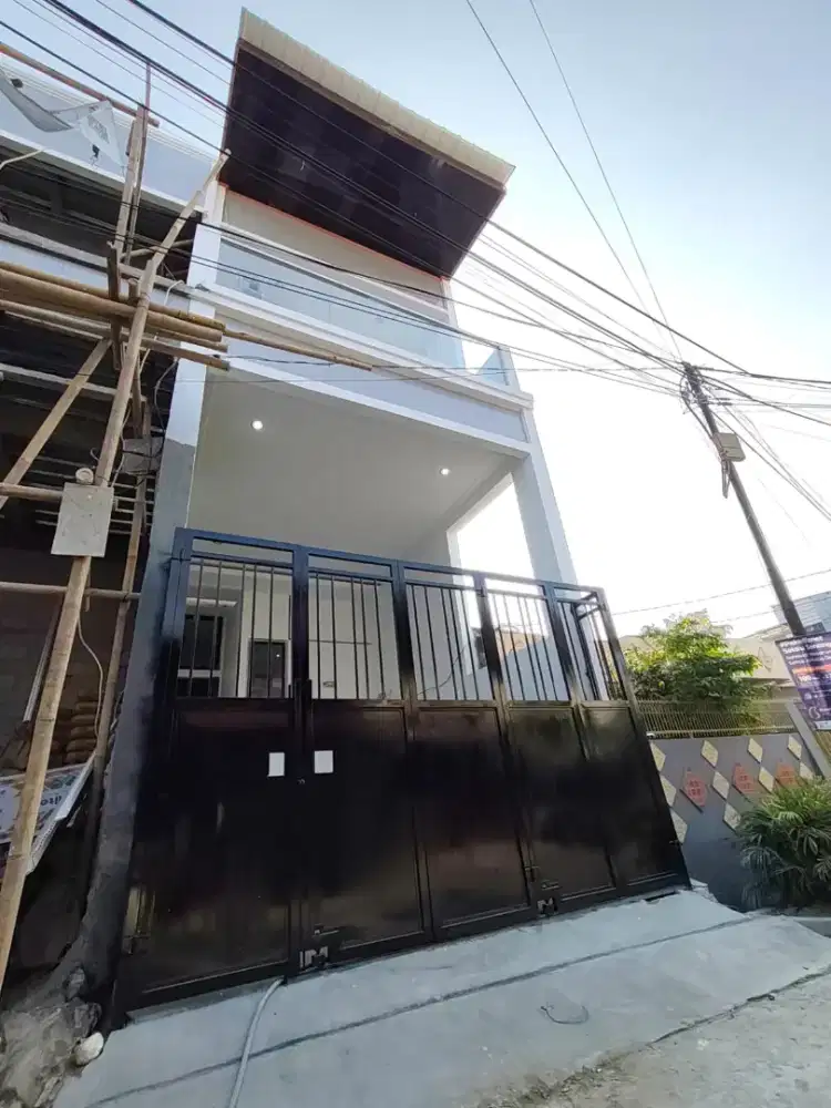 Rumah 2 lantai bangunan baru 2026 September