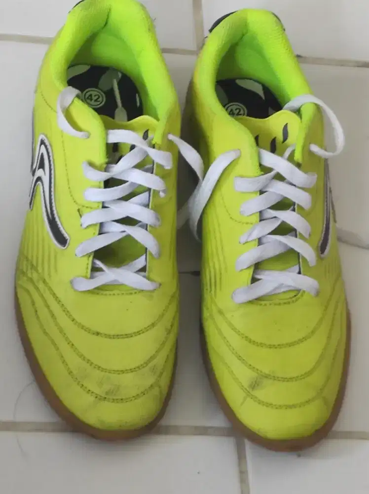Sepatu Futsal No 42/43