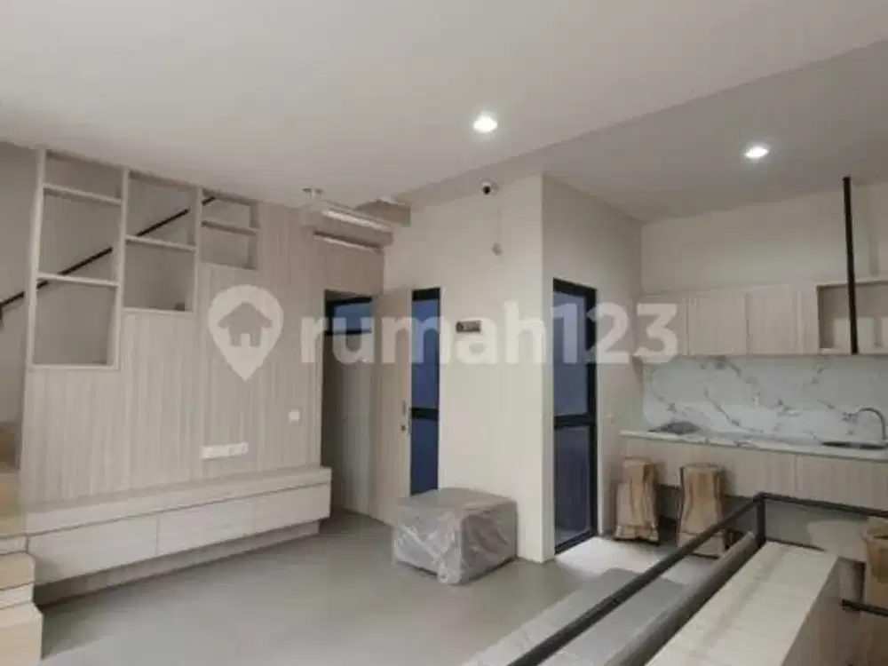 Rumah BSD 3 Lantai Full Furnished Baru Siap Huni Tinggal Bawa Koper