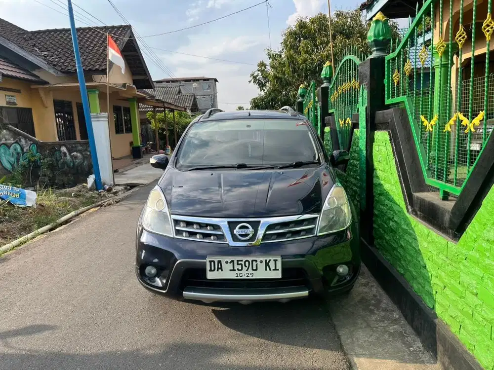 Dijual Nissan Livina X Gear 2009