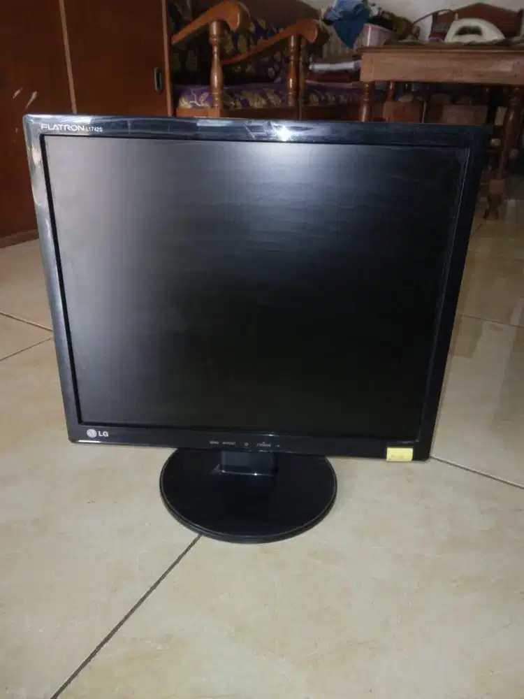 Desktop & monitor set