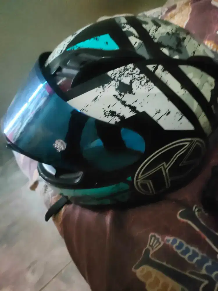 Helm Full Face KYT