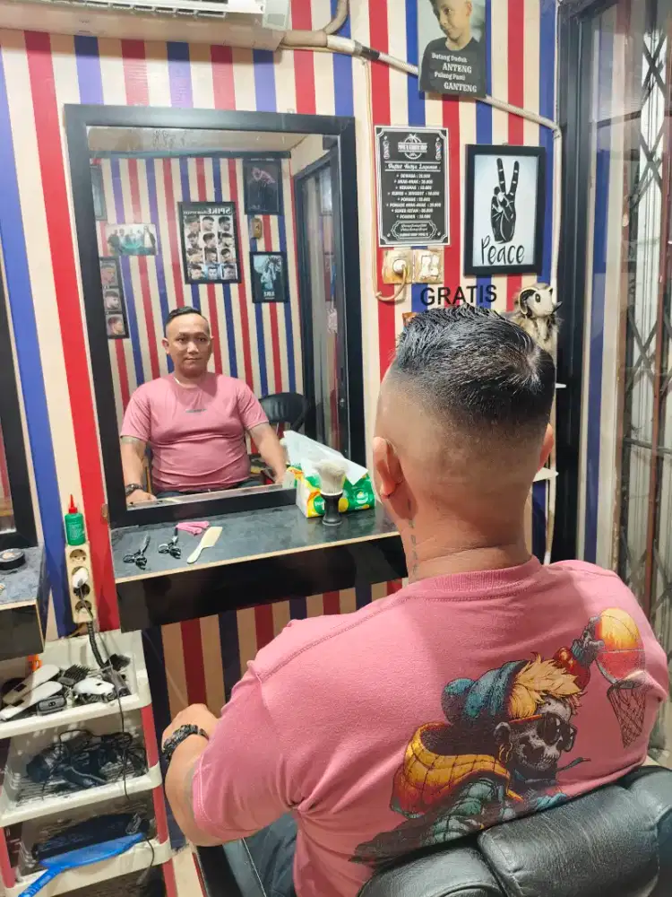 Mencari lowongan capster