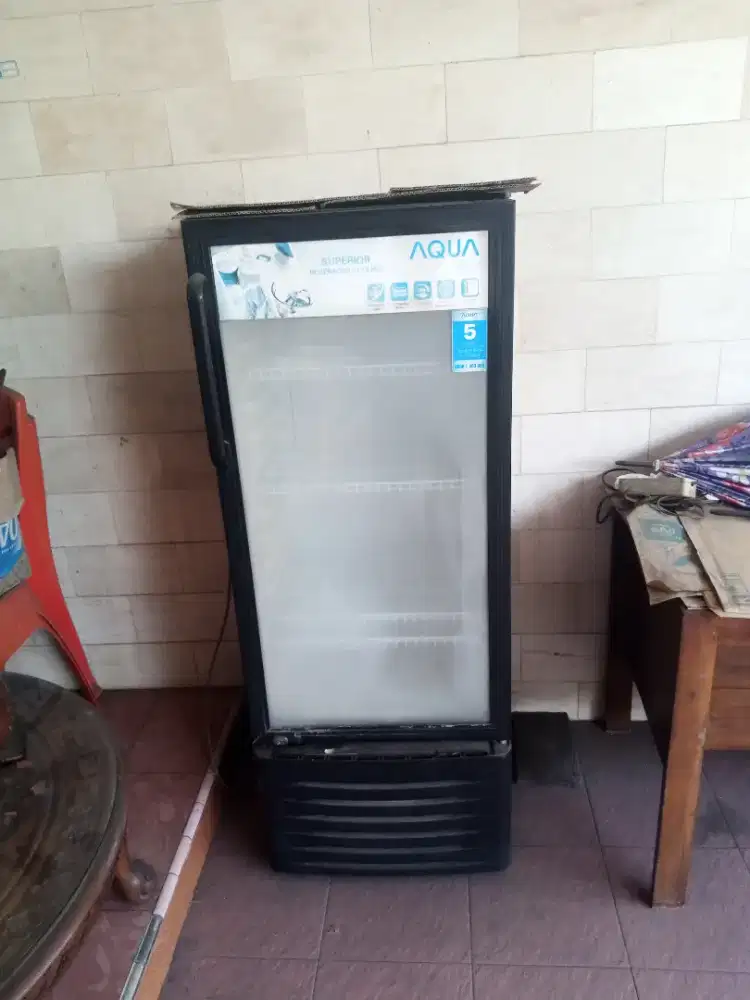 Jual showcase merk Aqua
