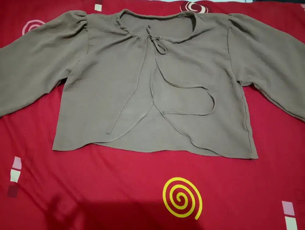 cardigan cokelat model pita