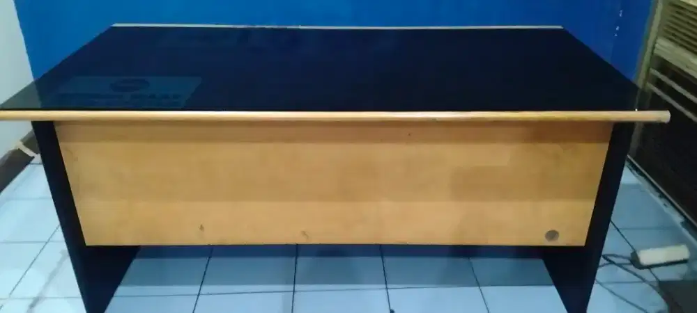 Meja direktur bagus