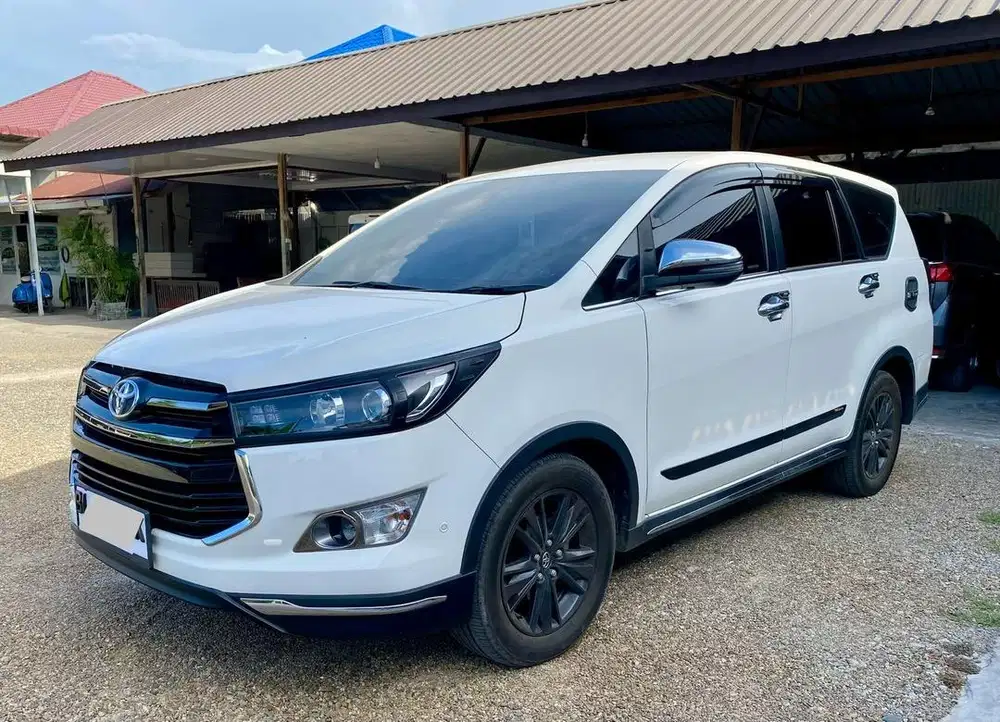 Dijual innova venturer 2020 A/T diesel