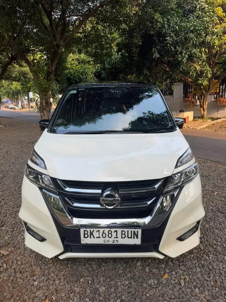 Jual Serena 2019 CBU AT KM Rendah Fullset Surat Lengkap