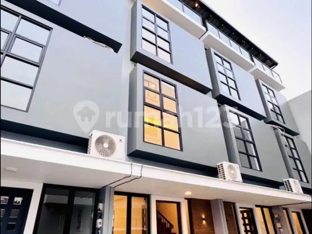 Dijual Rumah Siap Huni & Semi Furnished di Town House Meruya
