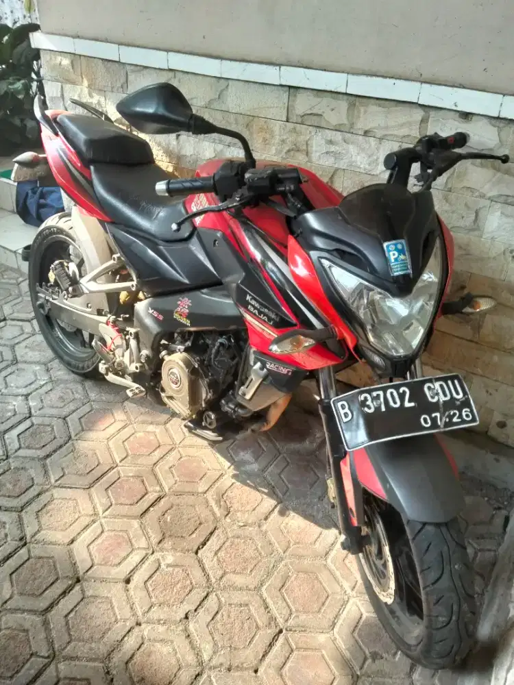 Bajaj Pulsar 200NS 2014 surat lengkap pajak mari