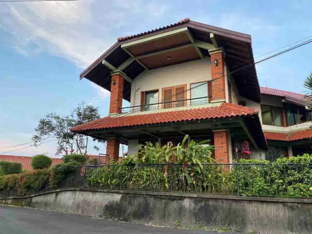 Rumah Mewah View Cantik Srondol Semarang
