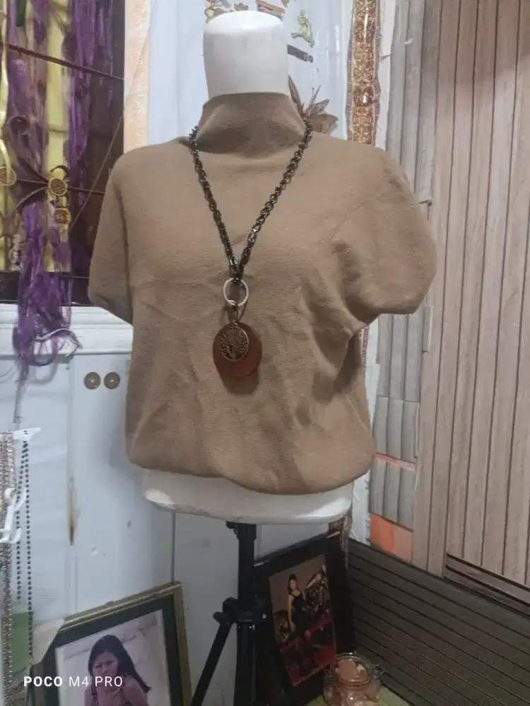 Atasan coklat muda