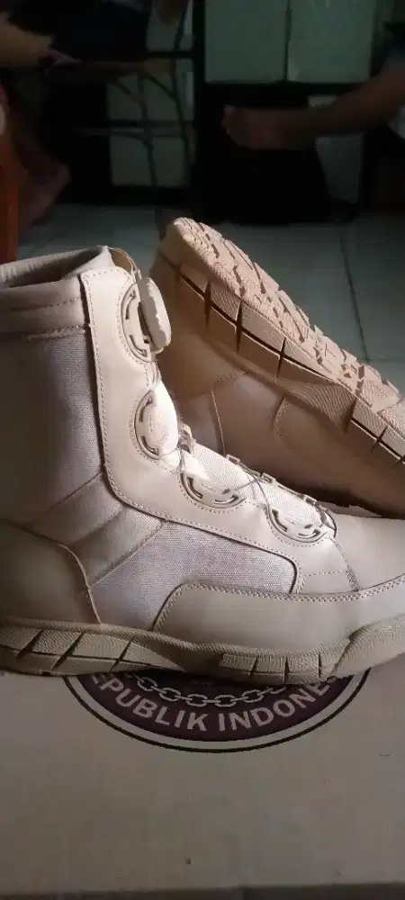 Dijual sepatu PDL baru UK 42