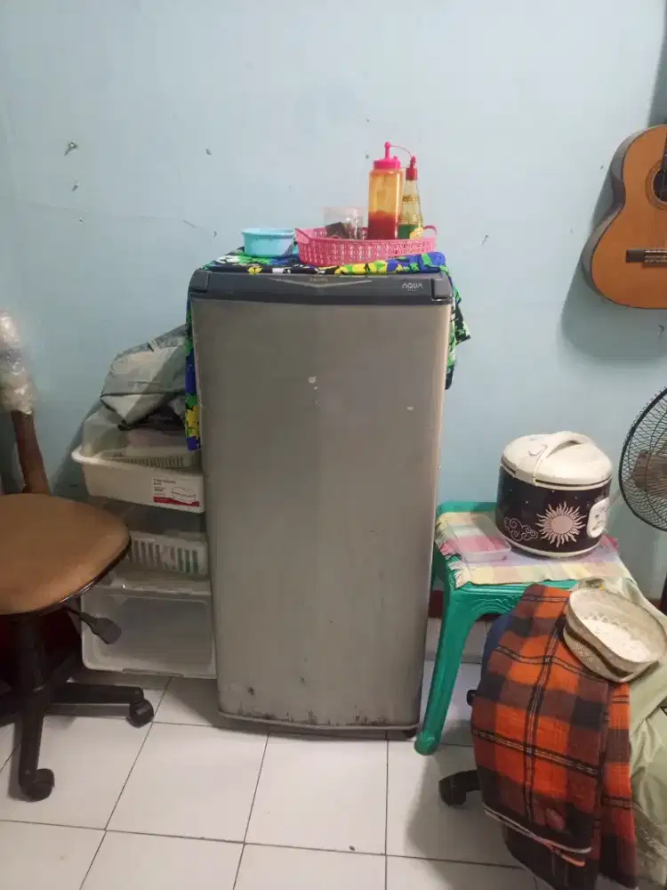 Dijual kulkas bekas. Sanyo/aqua