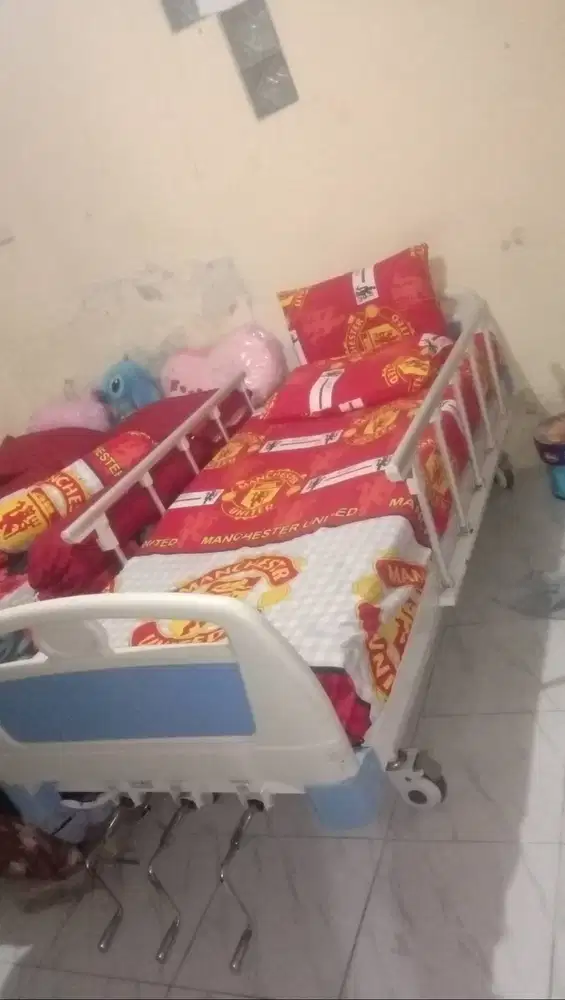 tempat tidur buat orang sakit