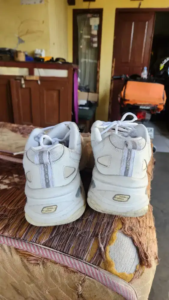 Skechers Original Warna Putih