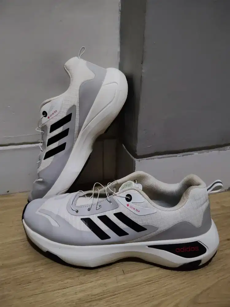 Sepatu Adidas Gore-tex