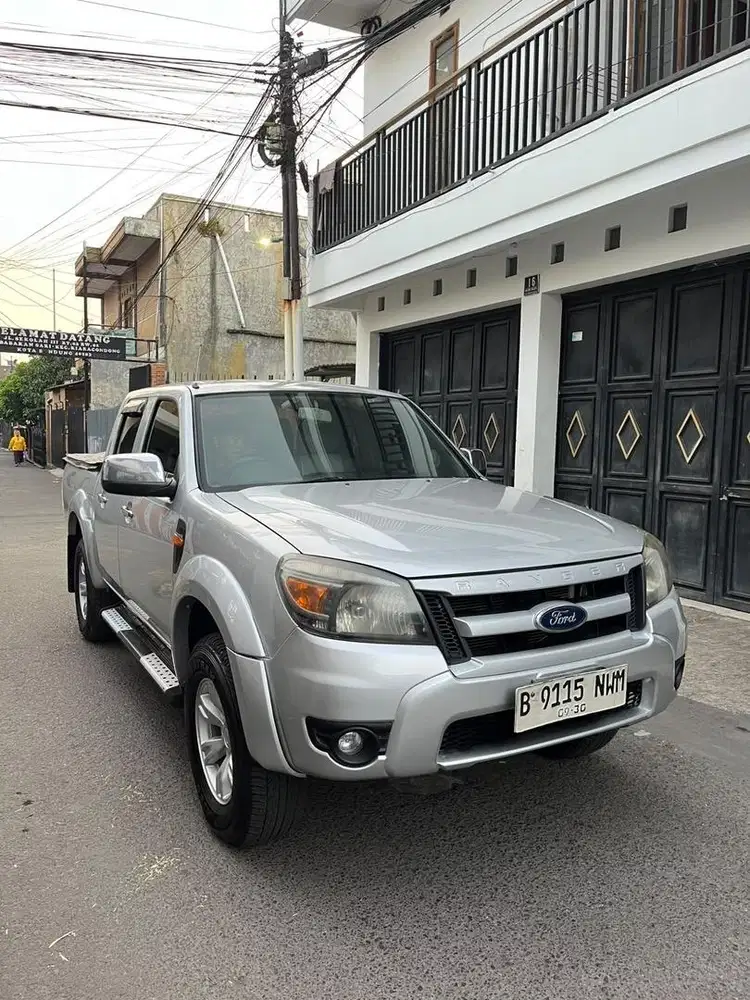 Ford ranger xlt 2010 istimewa siap pake