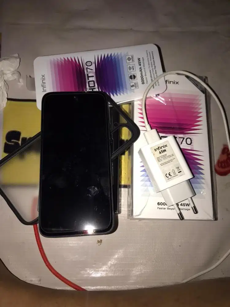 dijual hp infinix hot 70 ram 6/128