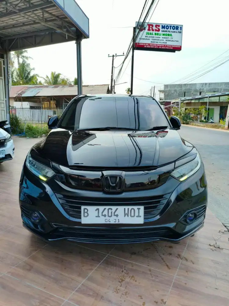 HONDA HR-V 1.5 E 2016 A/T
‎WARNA HITAM METALIK