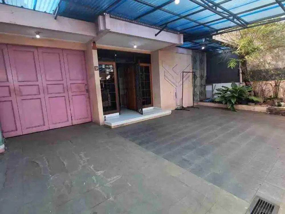 Dijual rumah nyaman strategis komplek singgasana pradana Bandung