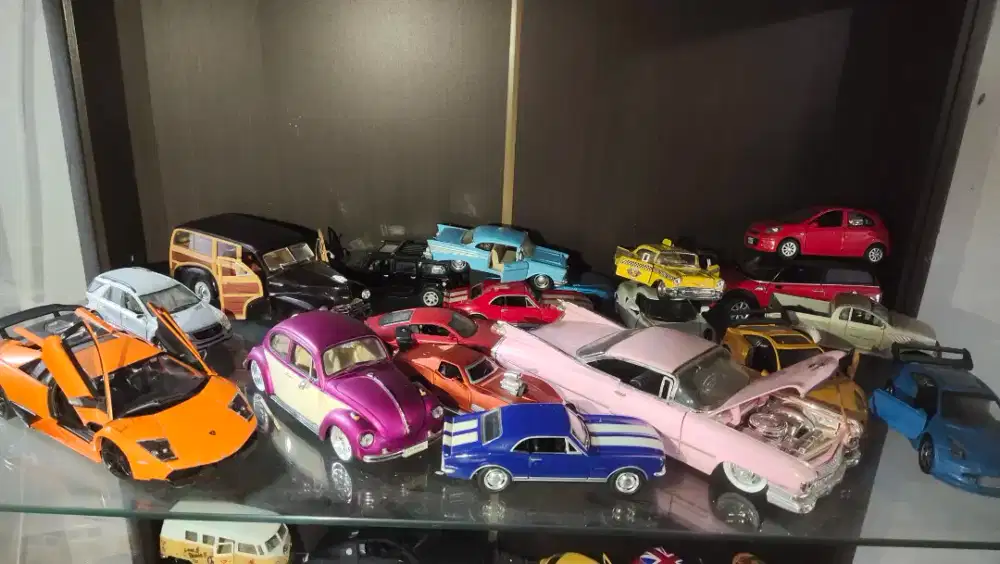 Dilepas borongan 70+ pcs Diecast Kinsmart & Welly 1:24 - 1:36