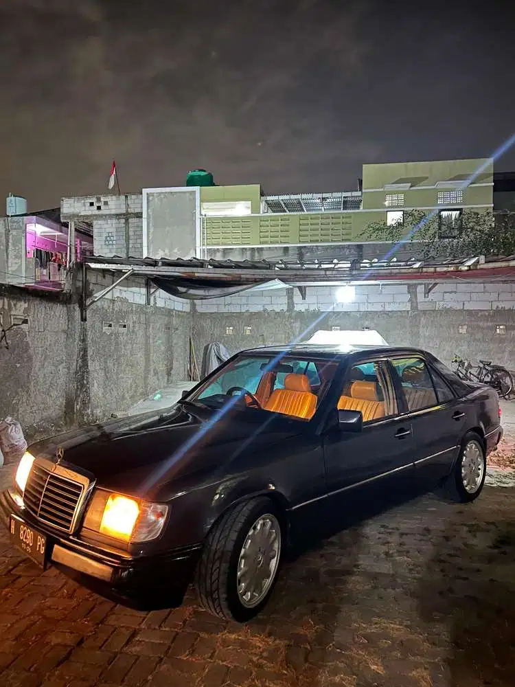 Mercedes-Benz E300 1987 Bensin