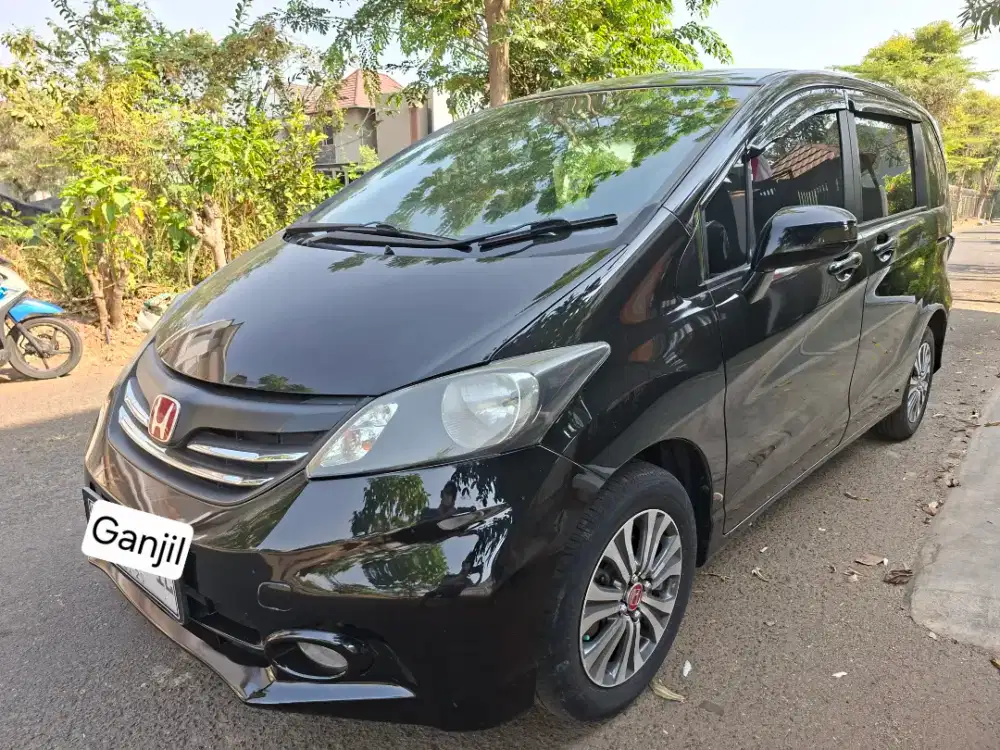 Honda Freed PSD 2013 AC Double Pakaian Sendiri Bagus Skl Istimewa