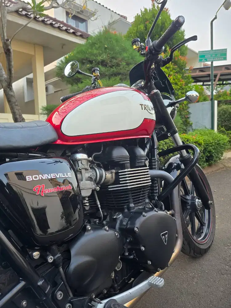 Dijual motor Triumph Bonneville Newchurch 2015 unit langka