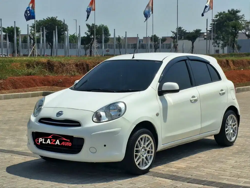 Nissan March 2013
1.2 Automatic