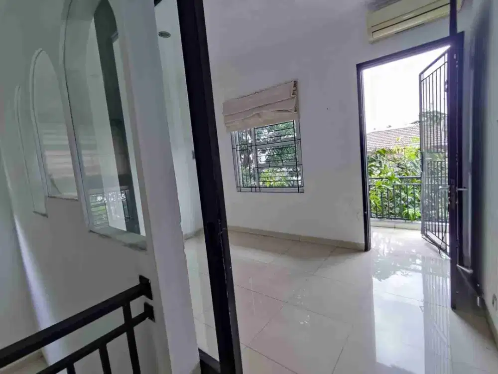 DIJUAL CEPAT RUMAH HOEK SIAP HUNI PONDOK GADING UTAMA KELAPA GADING
MURAH BANGET
TINGGI DARI JALAN