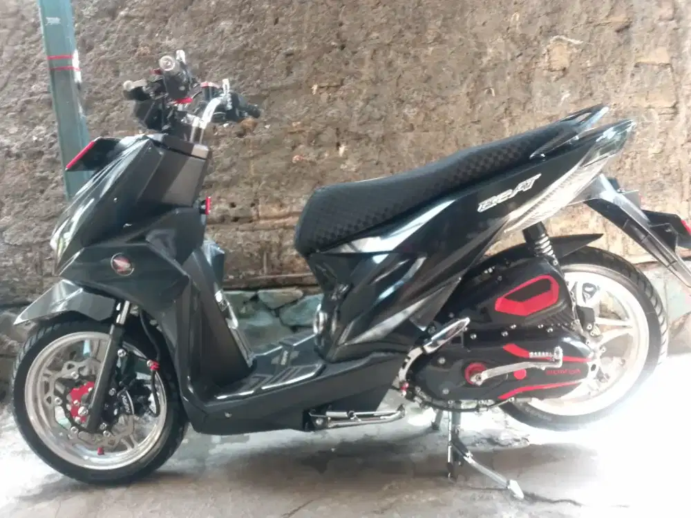 Honda beat street