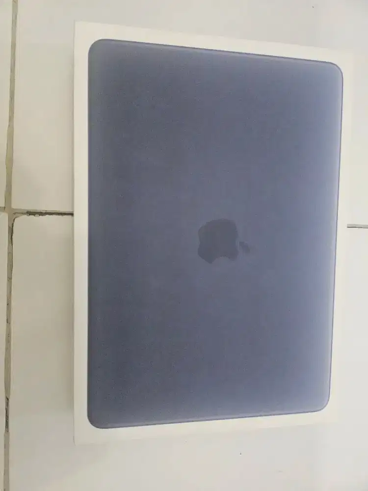 Jual macbook neo 8/256gb baru garansi resmi