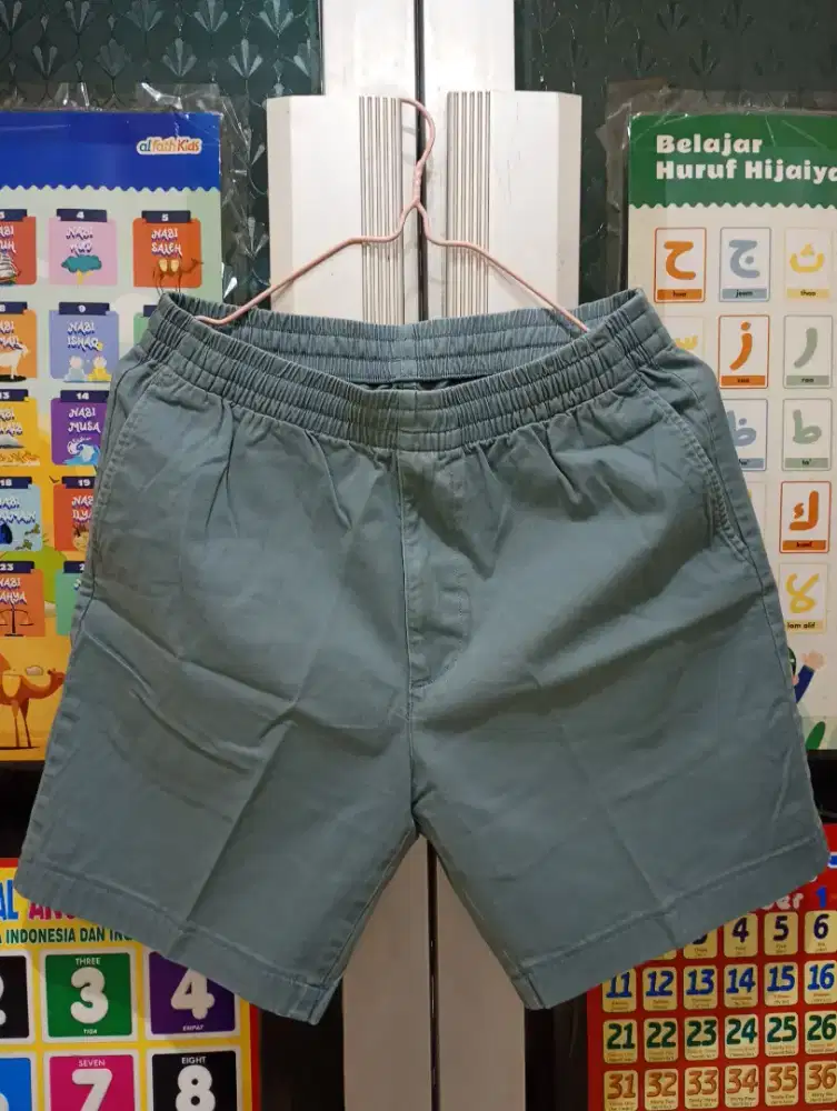 Celana Pendek Uniqlo Original Size M Panjang 43cm