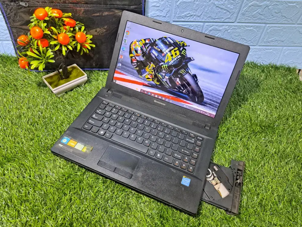 1 juta aja laptop lenovo G400 siap pakai lancar jaya